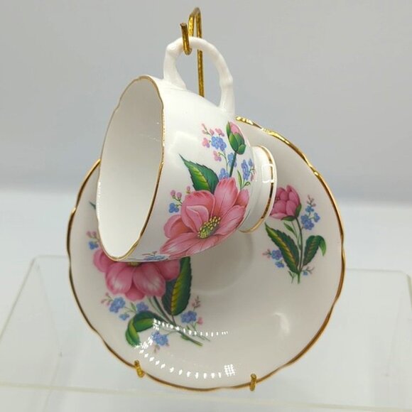 Teacup & Saucer Fine Bone China Made in England Floral Gold Trim - Picture 1 of 9